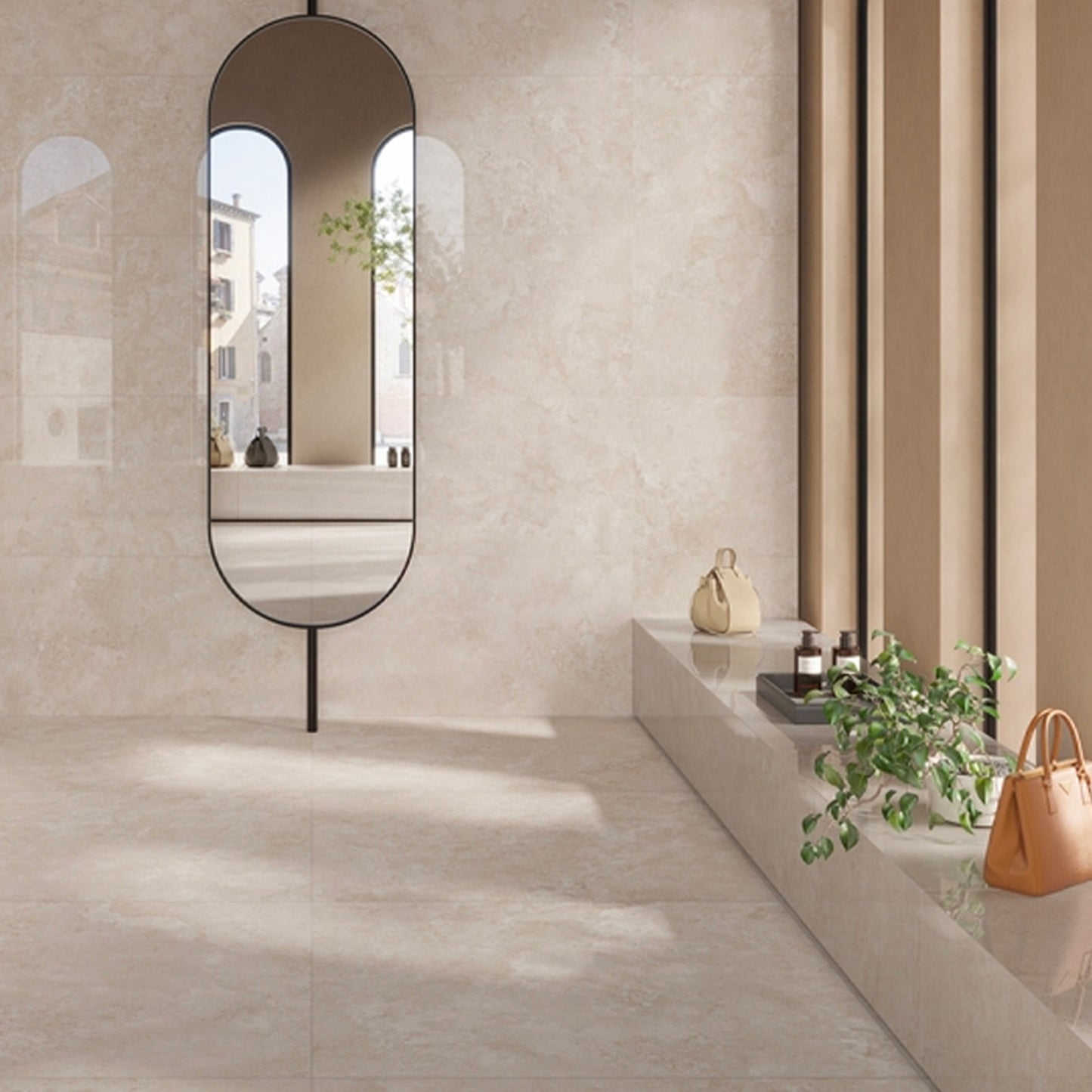 Royal Beige a parete in bagno con specchio ovale