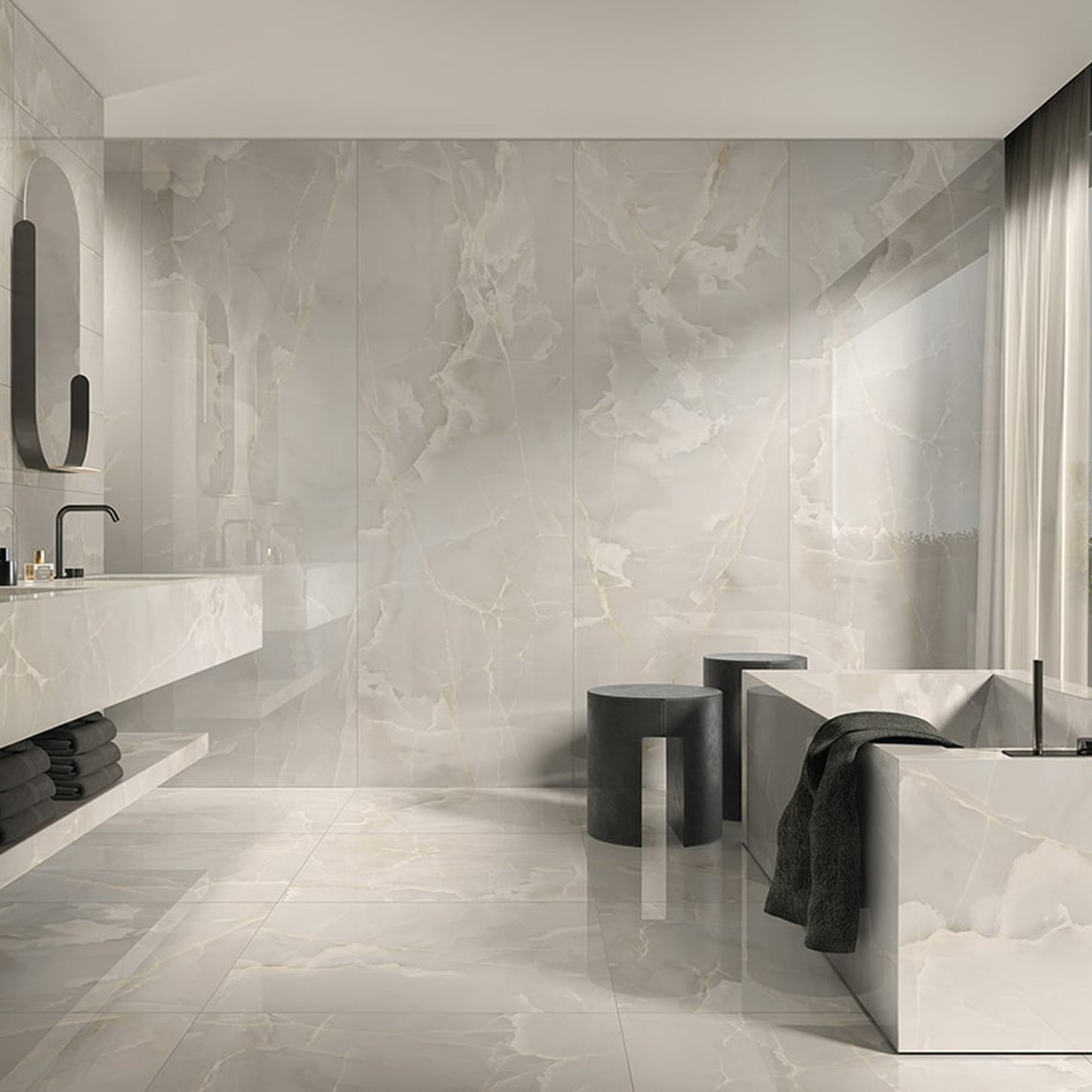 Shine Bianco a parete in bagno con doccia